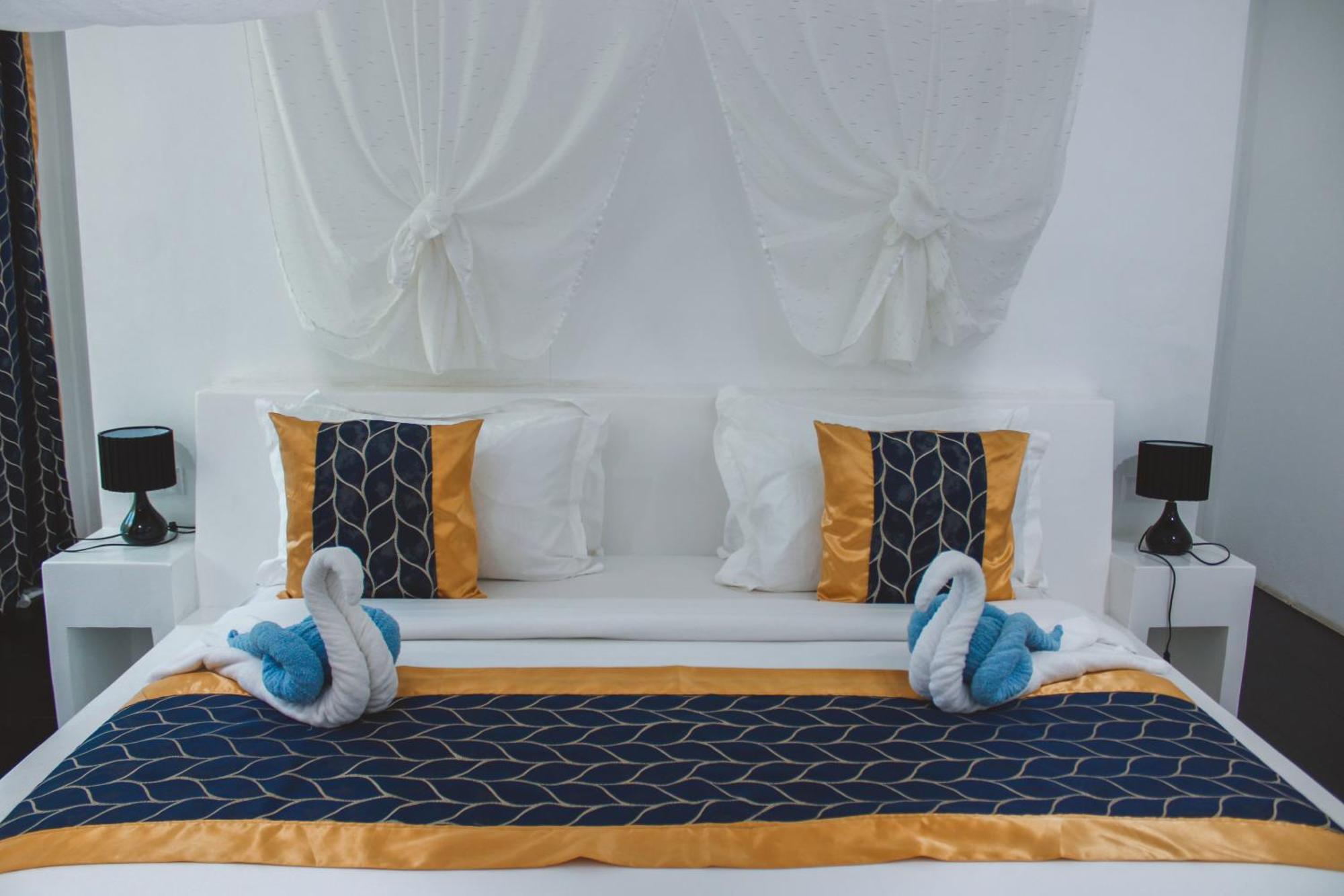 Carpe Diem Villas & Resort Puerto Princesa Екстериор снимка