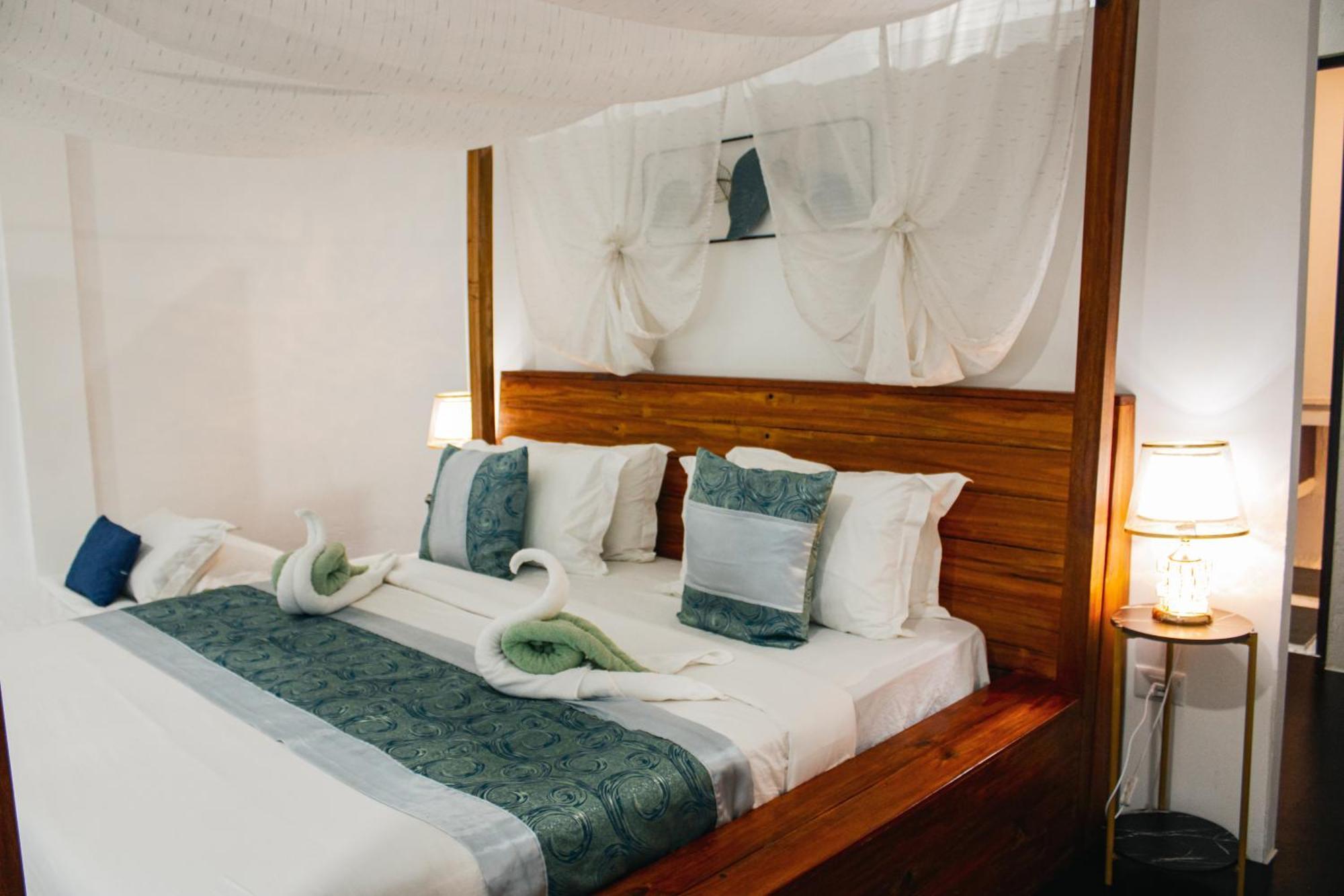 Carpe Diem Villas & Resort Puerto Princesa Екстериор снимка
